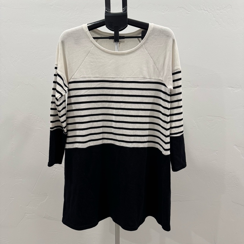 Maurices Long Sleeve Black & White Striped Pullover Sweater Dress Size Large